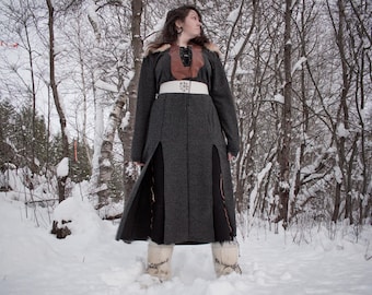 Shieldmaiden dress with rabbit fur collar and Vegvisir leather belt