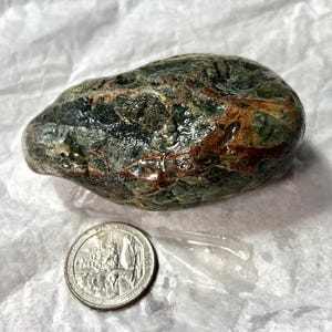 Raw Smith River Jasper – Natural Untumbled River Stone with Green & Red Veining