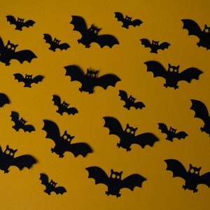 24 small black bats card die cuts in two sizes