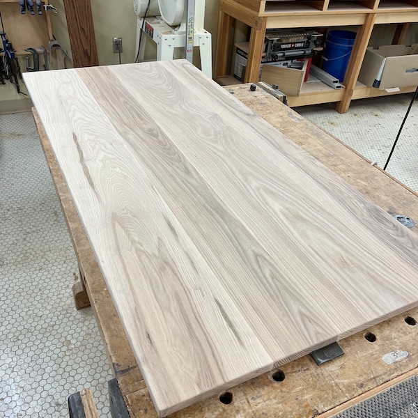Escritorio de madera de fresno hecho a mano: mesa de madera maciza personalizada con acabado impermeable