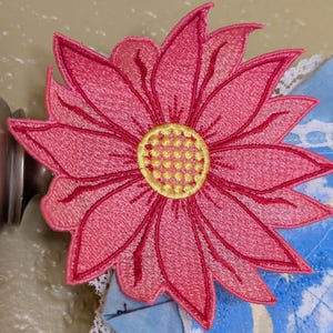 FSL Daisy embroidery design. Digital file ONLY