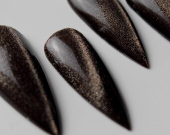 Madonna - Œil de chat marron | 10 faux ongles réutilisables