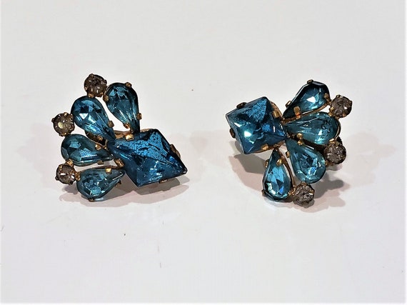 Vintage 1950's Lovely Aquamarine and Crystal Acce… - image 1