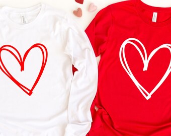 Camiseta de manga larga con corazón dibujado a mano, linda camiseta para el Día de San Valentín