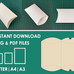Può includere: Un modello stampabile per una scatola a cuscino. Il modello è mostrato piegato e spiegato. Il modello è disponibile nelle dimensioni Letter, A4 e A3. Il testo "INSTANT DOWNLOAD SVG & PDF FILES" è mostrato in testo bianco su sfondo verde. Il testo "LETTER | A4 | A3" è mostrato in testo bianco su sfondo verde.