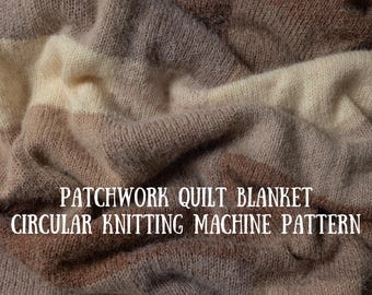 Puede incluir: Primer plano de una manta de punto a rayas marrones, beige y blancas. La manta está hecha con un patrón de patchwork. El texto "PATCHWORK QUILT BLANKET CIRCULAR KNITTING MACHINE PATTERN" es visible en la manta.