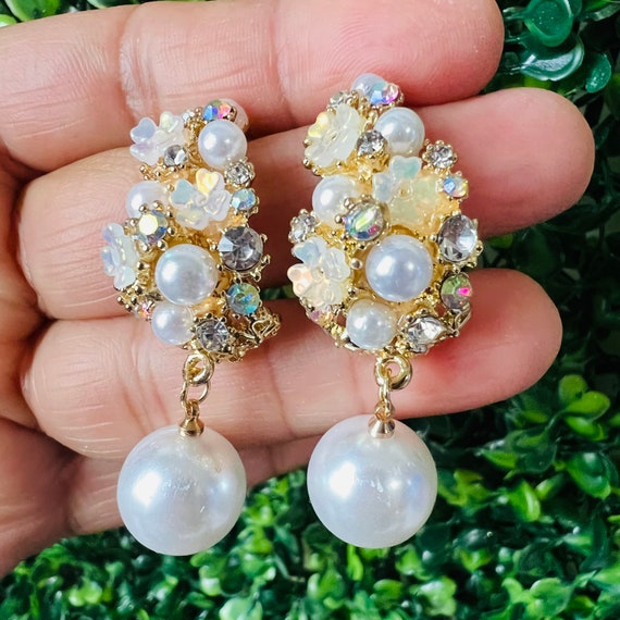 Mother Of Pearl Earrings at Rs 3200.00 | Pearl Earrings | ID: 25598897112