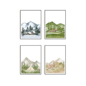 Könnte beinhalten: Set von vier Aquarellbildern, die verschiedene Jahreszeiten in einer Berglandschaft darstellen. Jedes Bild zeigt eine kleine Hütte oder ein Zelt, mit schneebedeckten Bergen in der Winterszene, üppigem Grün in der Sommerszene und Herbstlaub in der Herbstszene.