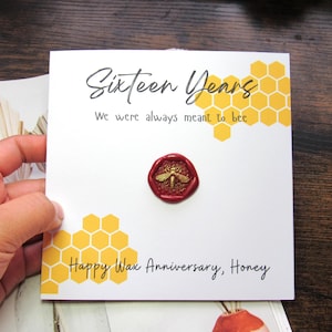 Tarjeta de regalo con sello de cera real para el 16.º aniversario de bodas, tarjeta Meant to Bee, tarjeta de feliz aniversario con cera de abeja, tarjeta con temática de aniversario de cera de abeja, esposo y esposa