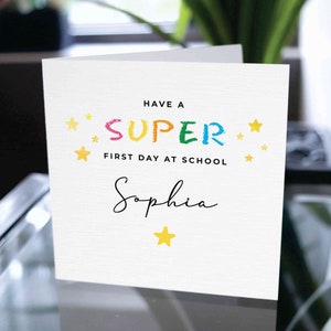 Tarjeta personalizada del primer día en la escuela, tarjeta escolar del súper 1er día, tarjeta escolar para hijo, tarjeta escolar para hija, tarjeta escolar para niño/niña, nombre personalizado