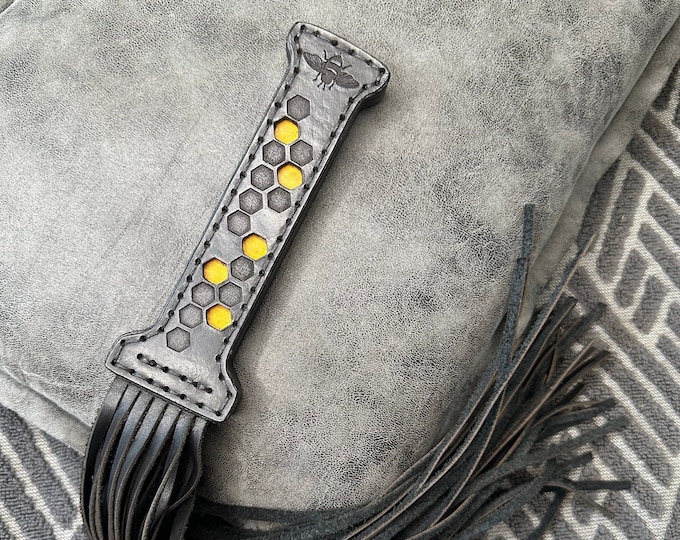 Featured listing image: Flogger Stinger Honey Comb | Leather Flogger | Bee Flogger | Bdsm Flogger