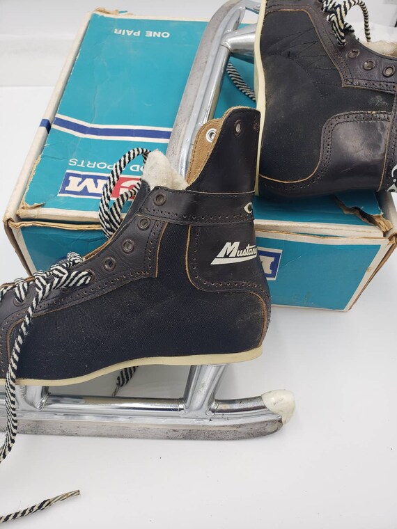 Buy Vintage CCM Cambrillon D'acier Steel Shank 321510 Mustang Ice Skates  Size 5 Online in India 