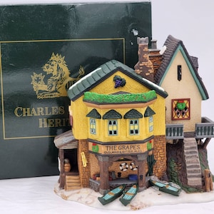Heritage Village Collection Grapes Inn Charles Dickens Colonial Village W/Box