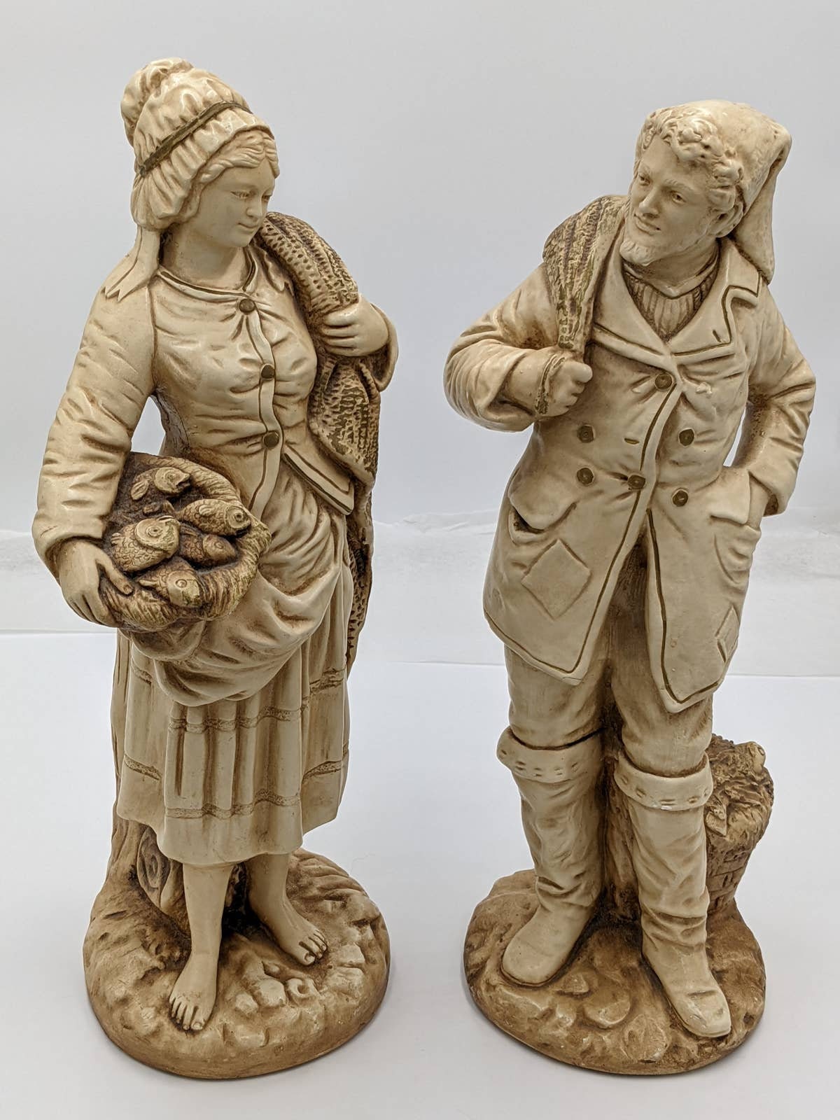 Vintage Marwal Ind Inc Chalkware Fisherman Couple Sculpture 18