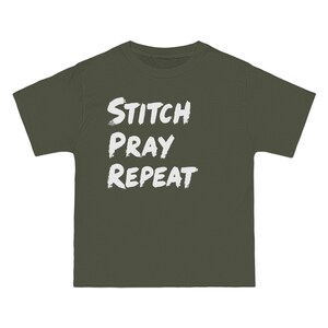 Camiseta "Stitch Pray Repeat" / Camiseta para tejedores / Regalo para crocheteros imagen 12