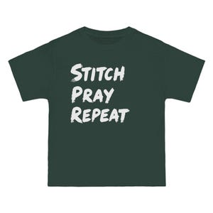 Camiseta "Stitch Pray Repeat" / Camiseta para tejedores / Regalo para crocheteros imagen 9