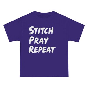Camiseta "Stitch Pray Repeat" / Camiseta para tejedores / Regalo para crocheteros imagen 14