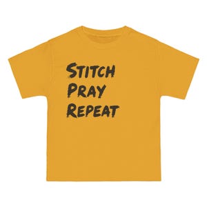 Camiseta "Stitch Pray Repeat" / Camiseta para tejedores / Regalo para crocheteros imagen 7
