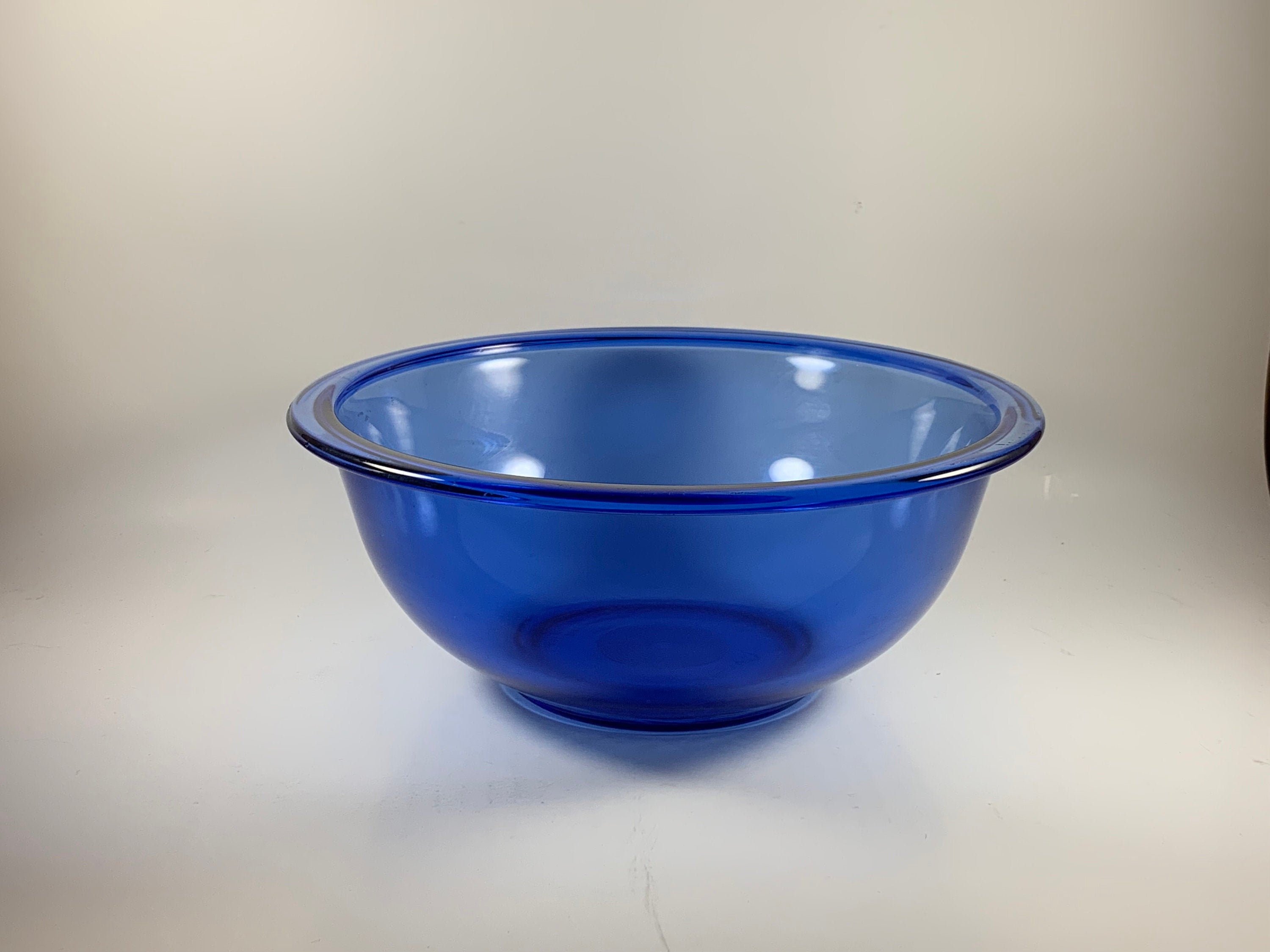 Two Cobalt Pyrex Mixing Bowls 4.0L & 2.5L Two Cobalt Pyrex Mixing Bowls 4.0L & 2.5L
