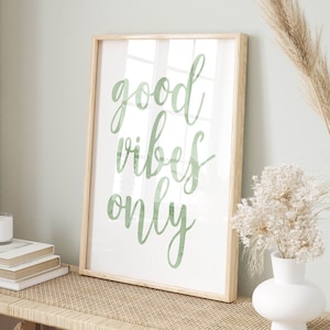 buenas vibraciones sólo tipografía imprimir arte de pared verde salvia, arte de pared neutral decoración de la habitación de las niñas, arte de pared motivacional decoración de dormitorio verde de moda