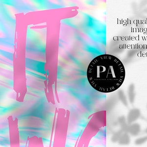 Peut inclure: Des coups de pinceau roses sur un fond holographique avec un cercle noir contenant le texte "DETAIL VIEW PA DETAIL VIEW". Le texte "high quality images created with attention to detail" est sur le c&ocirc;t&eacute; droit de l'image.