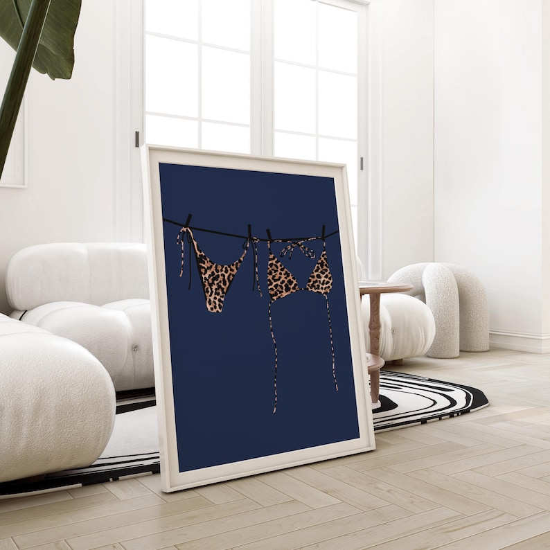 marineblaue Wand Kunst Bikini Druck Leopard Plakat, funky Wandkunst Wohnung Drucke Wandkunst trendy, Retro Plakat Wohnheim ästhetische Wandkunst Bild 8