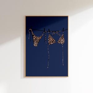 marineblaue Wand Kunst Bikini Druck Leopard Plakat, funky Wandkunst Wohnung Drucke Wandkunst trendy, Retro Plakat Wohnheim ästhetische Wandkunst Bild 6