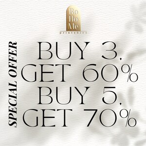 K&ouml;nnte beinhalten: Ein wei&szlig;er Hintergrund mit schwarzem Text, der auf der linken Seite "SPECIAL OFFER" und auf der rechten Seite "BUY 3. GET 60% BUY 5. GET 70%" lautet. Der Text ist in einer modernen, minimalistischen Schriftart.