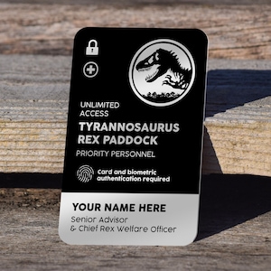 Carte d'identité en aluminium JURASSIC PARK T-Rex - Carte en métal personnalisée de qualité gravée au laser. Accessoire de cosplay. Soyez un gardien de dinosaures !