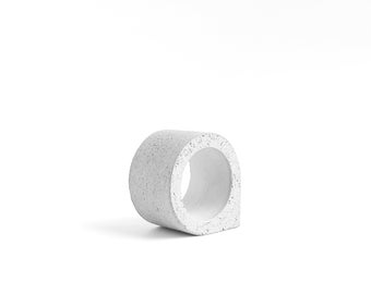 Unisex concrete ring. Genderfluid band ring. Lightweight ring. Measurements ITA 10 | 12 | 15 | 17 | 20 | 23 - US 5 | 6 | 7 | 8 | 9 | 10