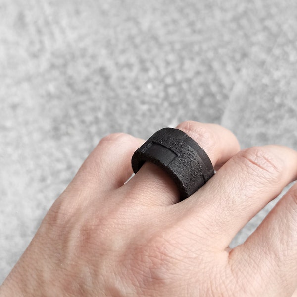 Brutalist ring in black concrete. Modern band ring. Simple and comfortable ring. Measures US 6 | 7 | 8 | 9 | 10