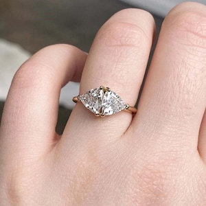 Trillion Cut Moissanite Diamond Engagement Ring, Toi Et Moi Ring For Women, Two Stone Wedding Ring, Proposal Ring For Her, Valentine's Gift