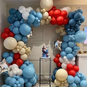 Kit ghirlanda di palloncini a tema supereroe blu e rosso da 154 pezzi, arco di palloncini per feste di supereroi, forniture di compleanno per ragazzi, decorazioni per feste a tema supereroi
