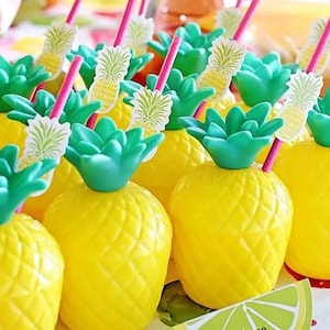 6pcs Plastic Tropical Pineapple Drinking Cups, Hawaiian Beach Party Decor, Zero Gravity Pineapple Cups, Summer Pool Party Tumblers