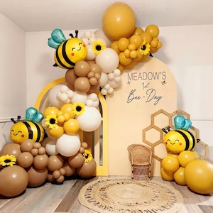 Bee Themed Babyshower Balloon Garland, Mama To Bee Baby Shower Balloon Arch, Gender Reveal Balloon Decor, Bumble Bee Backdrop, Bee Balloons