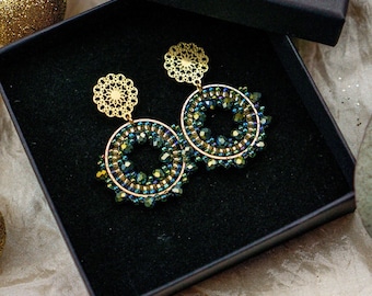 MAURA | Ohrring grün, Perlenohrring gold, handgemachte Ohrringe aus Glasperlen, Geschenkidee, Statement Ohrringe, Boho Hippie Ohrring