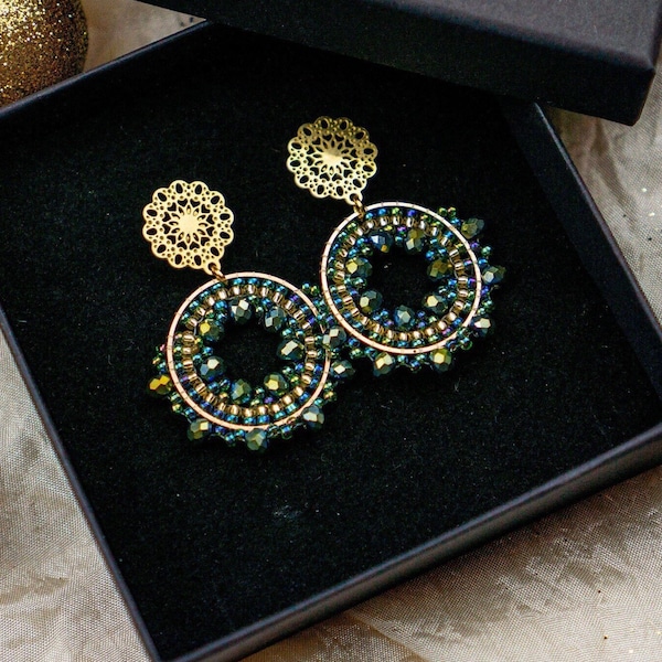 MAURA | Ohrring grün, Perlenohrring gold, handgemachte Ohrringe aus Glasperlen, Geschenkidee, Statement Ohrringe, Boho Hippie Ohrring
