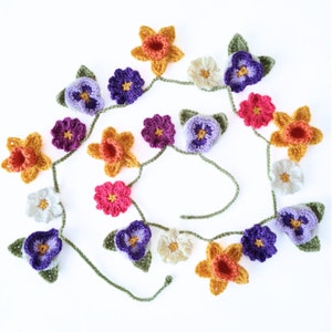 Spring flower crochet garland pattern | Crochet flower garland pattern | Cottagecore crochet decor garland pattern