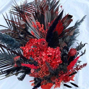 Floral corner swags for events. Custom bespoke dried flowers arrangement.  Corner wedding dried flower swags. Red and black pampas Halloween
