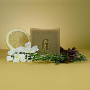 Heiner “Goldwasser” – Shower Soap for Men – 100g – Lemon, Cedar, Frankincense, Jasmine, Rosemary, Thyme