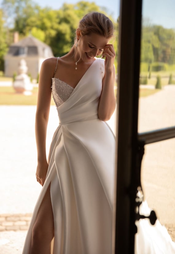 2021 Sexy One Shoulder Wedding Dress Mermaid Crepe Satin Simple Bridal –  angelaweddings