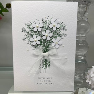 Partecipazione di nozze personalizzata, Partecipazione di nozze Bouquet, Partecipazione di nozze semplice, Partecipazione di nozze floreale, Carta fatta a mano, Fiori di carta bianca 3d con perle