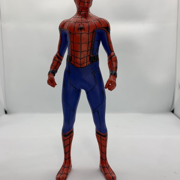 Spiderman statue Tom Holland