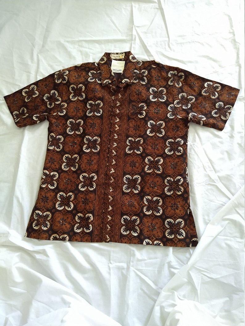 Vintage Clothing Indonesia Button-up T-shirt Dian Pelangi - Etsy