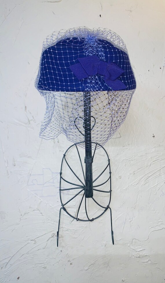Vintage wire hat stand deals