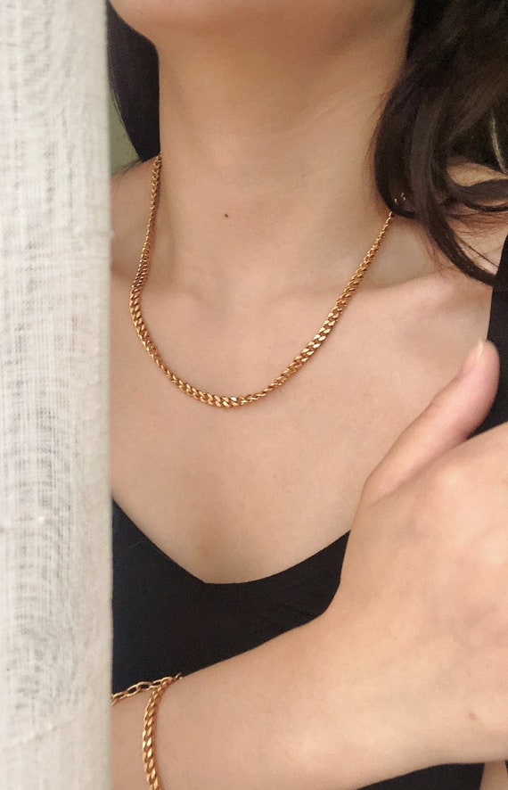 Buy Gold-Toned Necklaces & Pendants for Women by MAHI Online | Ajio.com