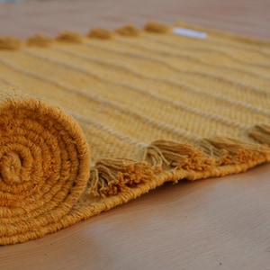 Yogamat van biologisch katoen – kruidenthee, milieuvriendelijk pilatestapijt, katoenen yogamat in mosterdkleur, mat voor thuis en in de woonkamer. afbeelding 1