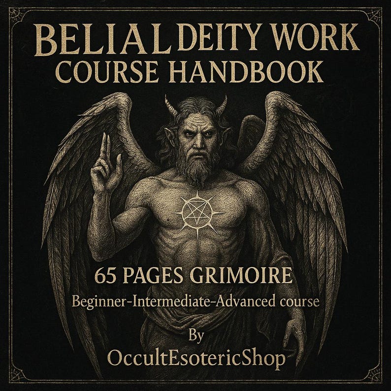 Op de afbeelding: Een donker handboek met de titel "BELIAL DEITY WORK COURSE HANDBOOK". De omslag toont een gedetailleerde illustratie van een gevleugelde, gehoornde figuur, een pentagram en de tekst "65 PAGES GRIMOIRE". Het boek is van OccultEsotericShop.