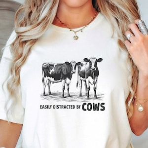Fácilmente distraído por la camisa de vacas, camisa de vaca, camiseta gráfica occidental, regalo para los amantes de las vacas, camisa de vaca divertida, camisas de granja, camisa de animales de granja