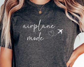 Camiseta de modo avión, camiseta de viajero, camiseta de amante de los viajes, camiseta de avión, camiseta de modo vacaciones, camiseta de fin de semana para chicas, camiseta de aventura, camiseta de pasión por los viajes